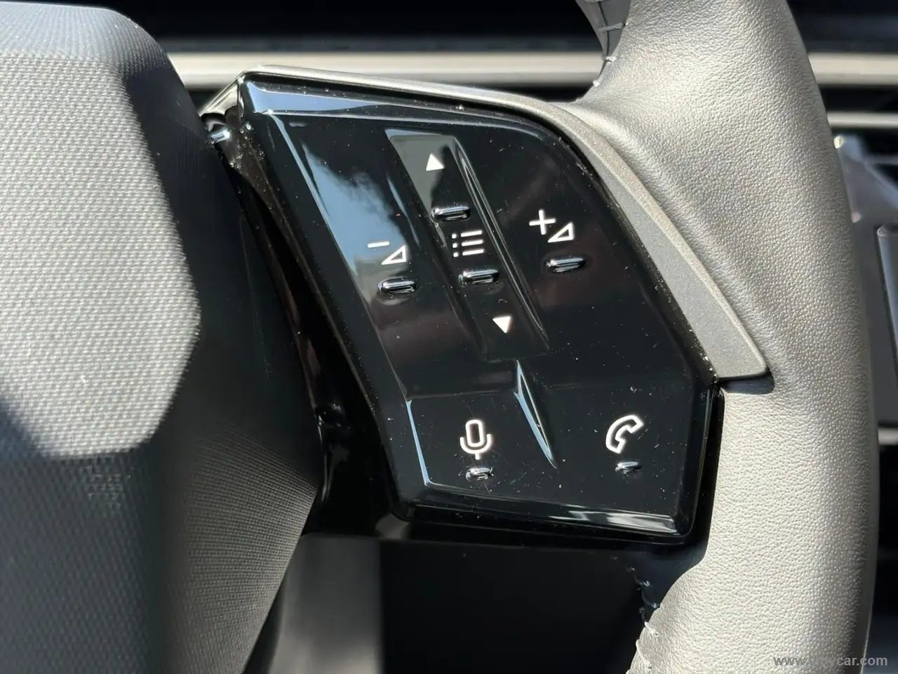 Peugeot 3008 Hybrid 136 e-DCS6 Allure 19