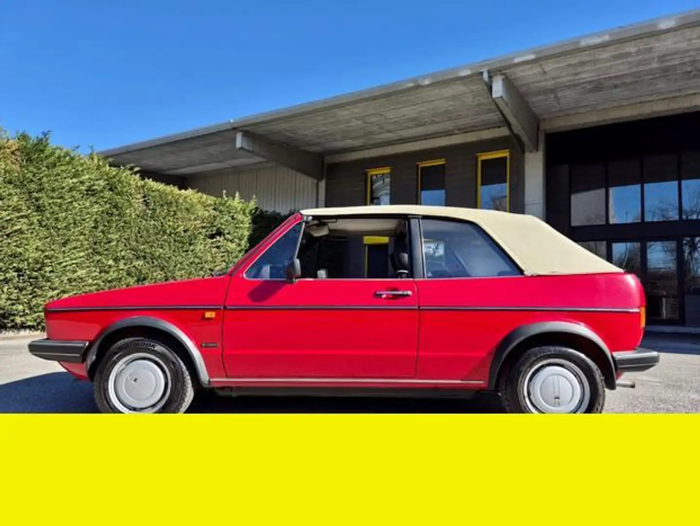 Volkswagen Golf - 1