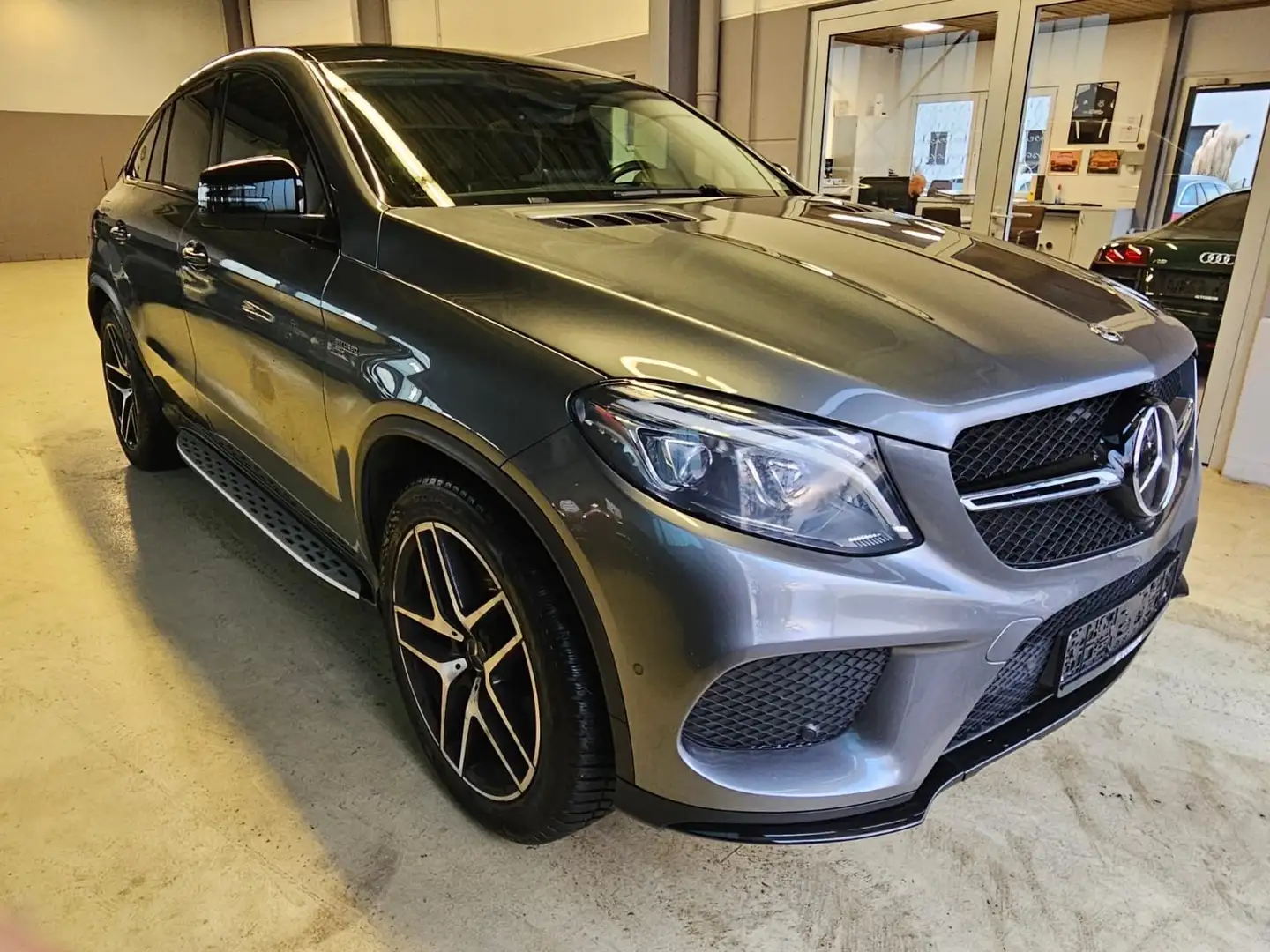 Mercedes-Benz GLE 43 AMG GLE 43 Coupe AMG+Standheizung+Pano+360° siva - 1