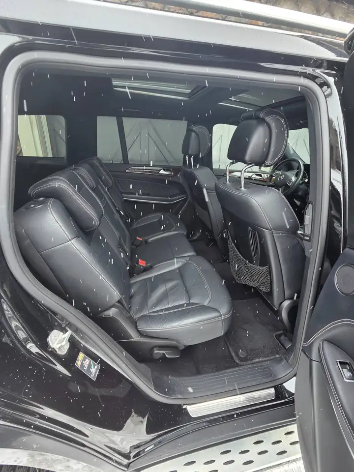 Mercedes-Benz GL-Class снимка Mercedes-Benz GL-Class