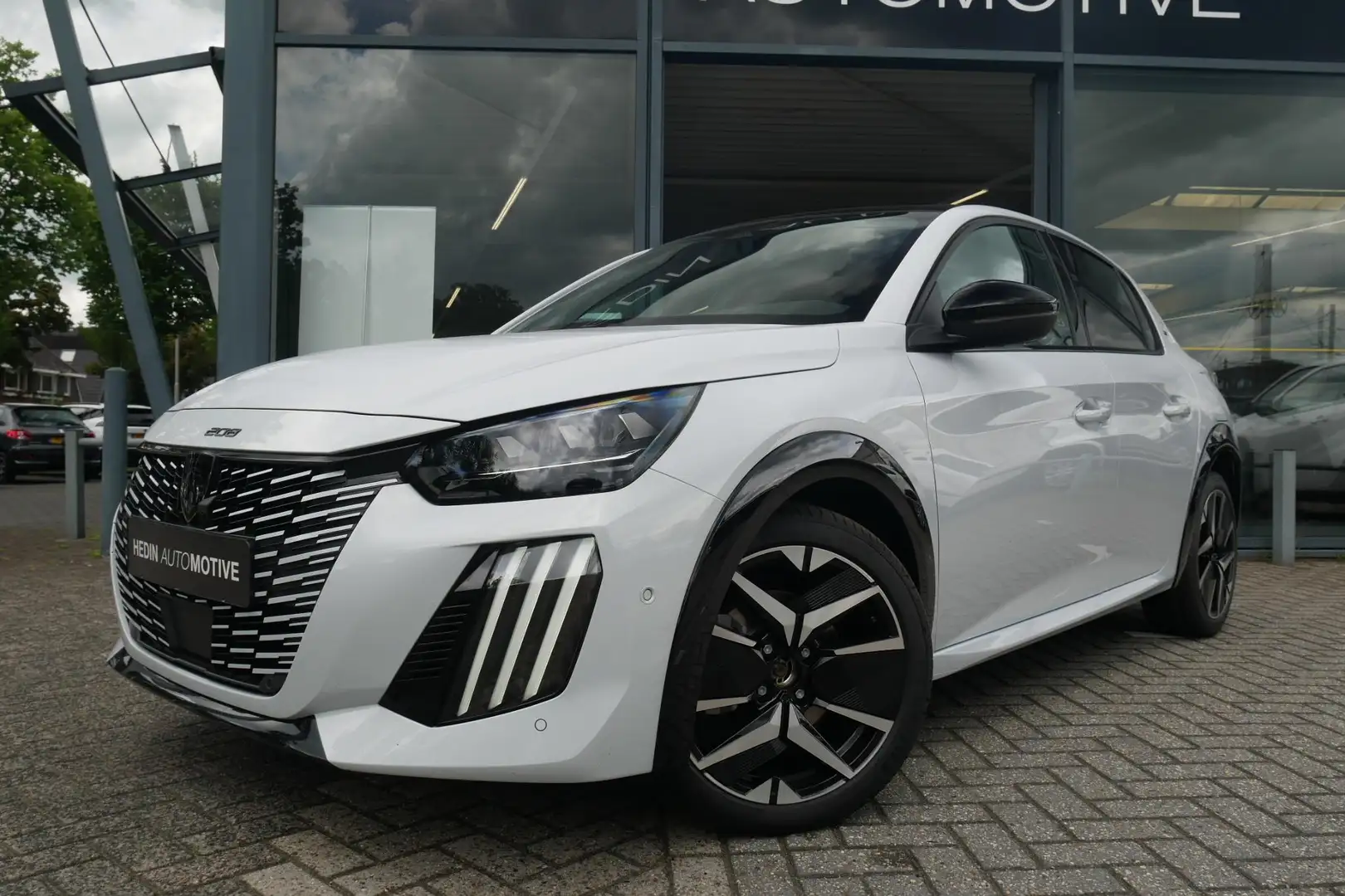 Peugeot 208 1.2 Hybrid 145 e-DCS6 GT | Full option | Alcantara - 2