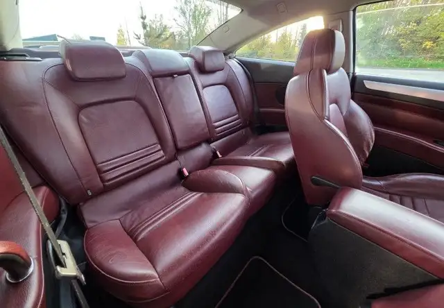 Peugeot 407 view 13