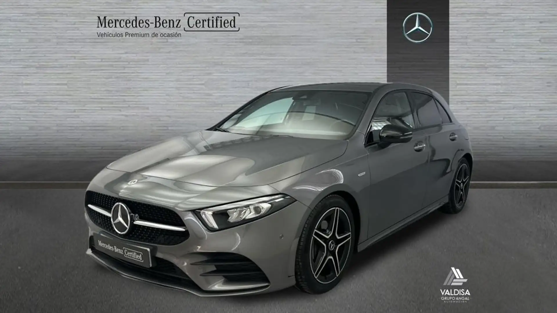 Mercedes-Benz A 180 d AMG Line (EURO 6d) - 1