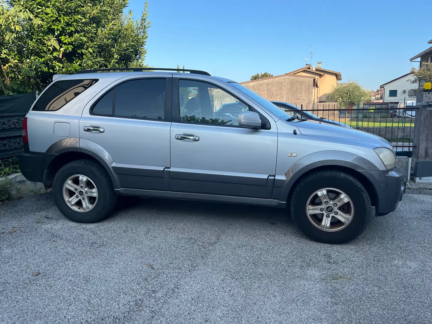 Kia Sorento Sorento 2.5 crdi 16v EX Comfort Grijs - 2