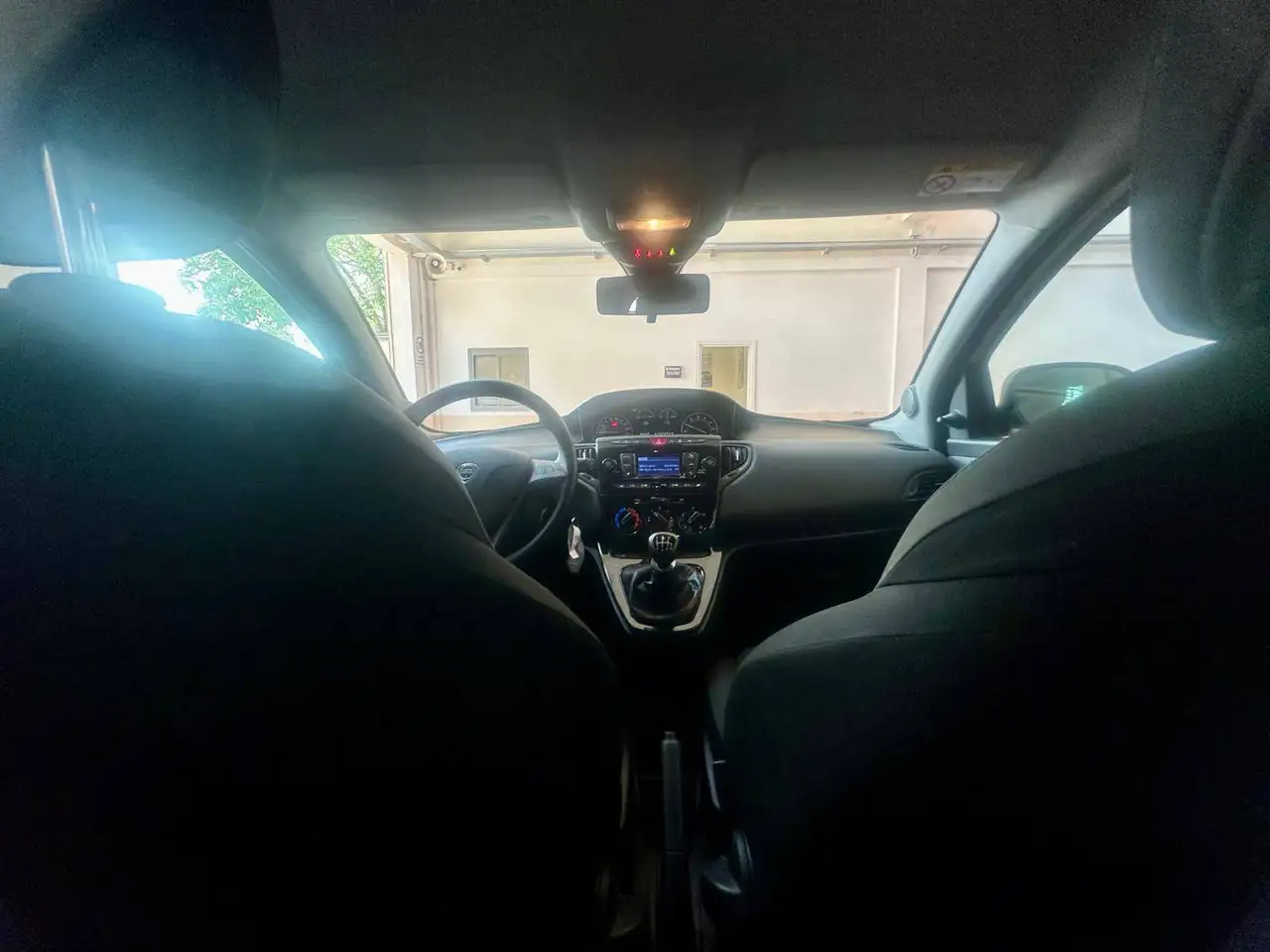 Lancia Ypsilon 2023 — фото 14