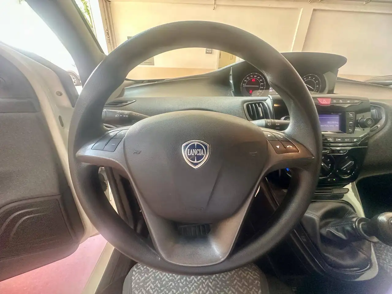 Lancia Ypsilon 2023 — фото 10