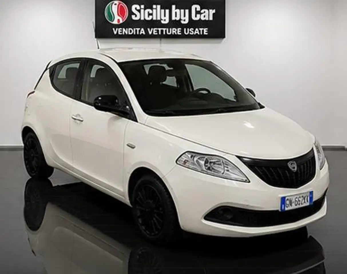 Lancia Ypsilon 2023