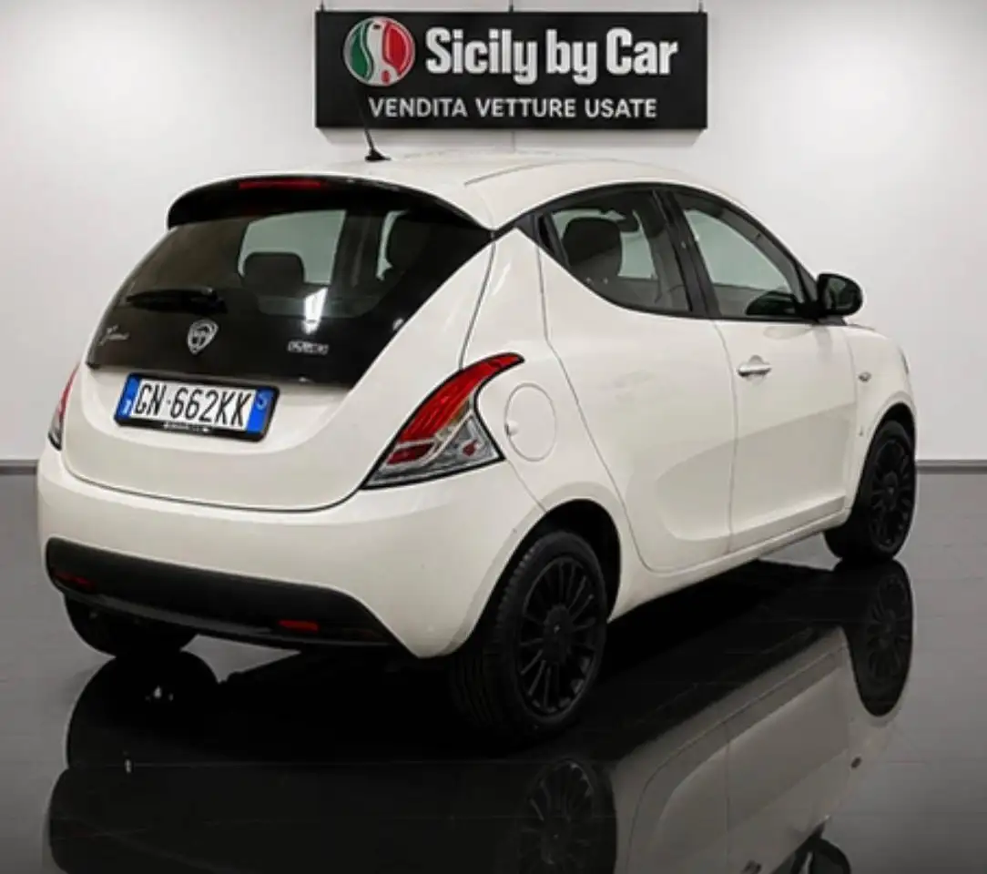 Lancia Ypsilon 2023