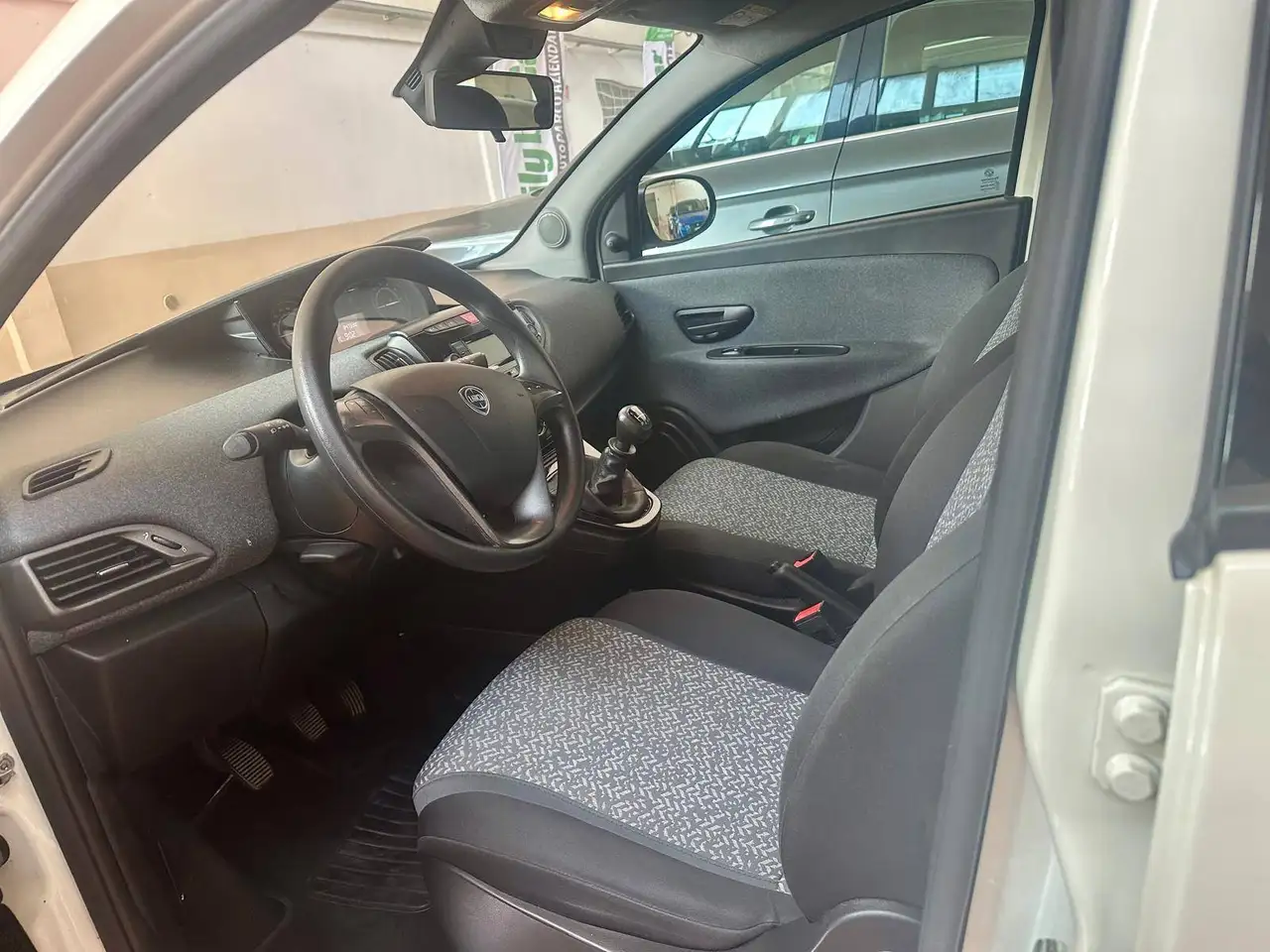Lancia Ypsilon 2023 — фото 7