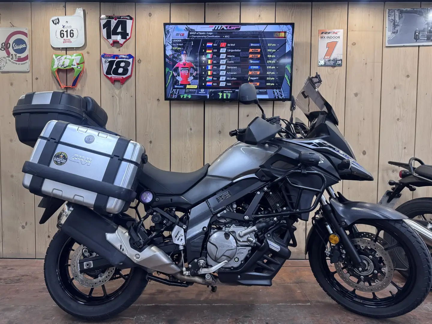 Suzuki V-Strom 650 Gri - 1