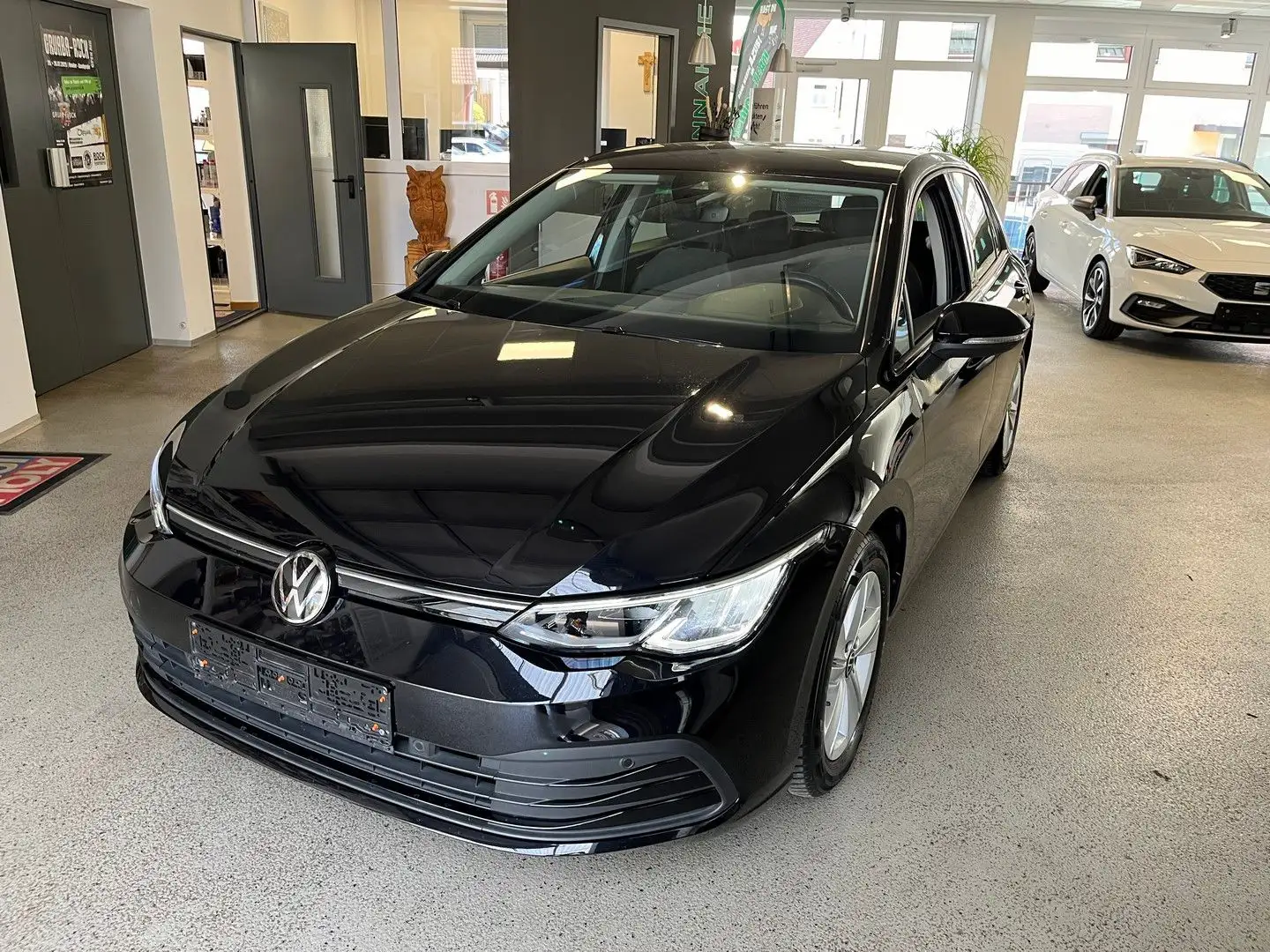 Volkswagen Golf VIII Lim. Life eTSI Noir - 2