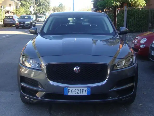 Jaguar F-Pace 2.0d i4 Prestige awd auto euro 6 d.temp