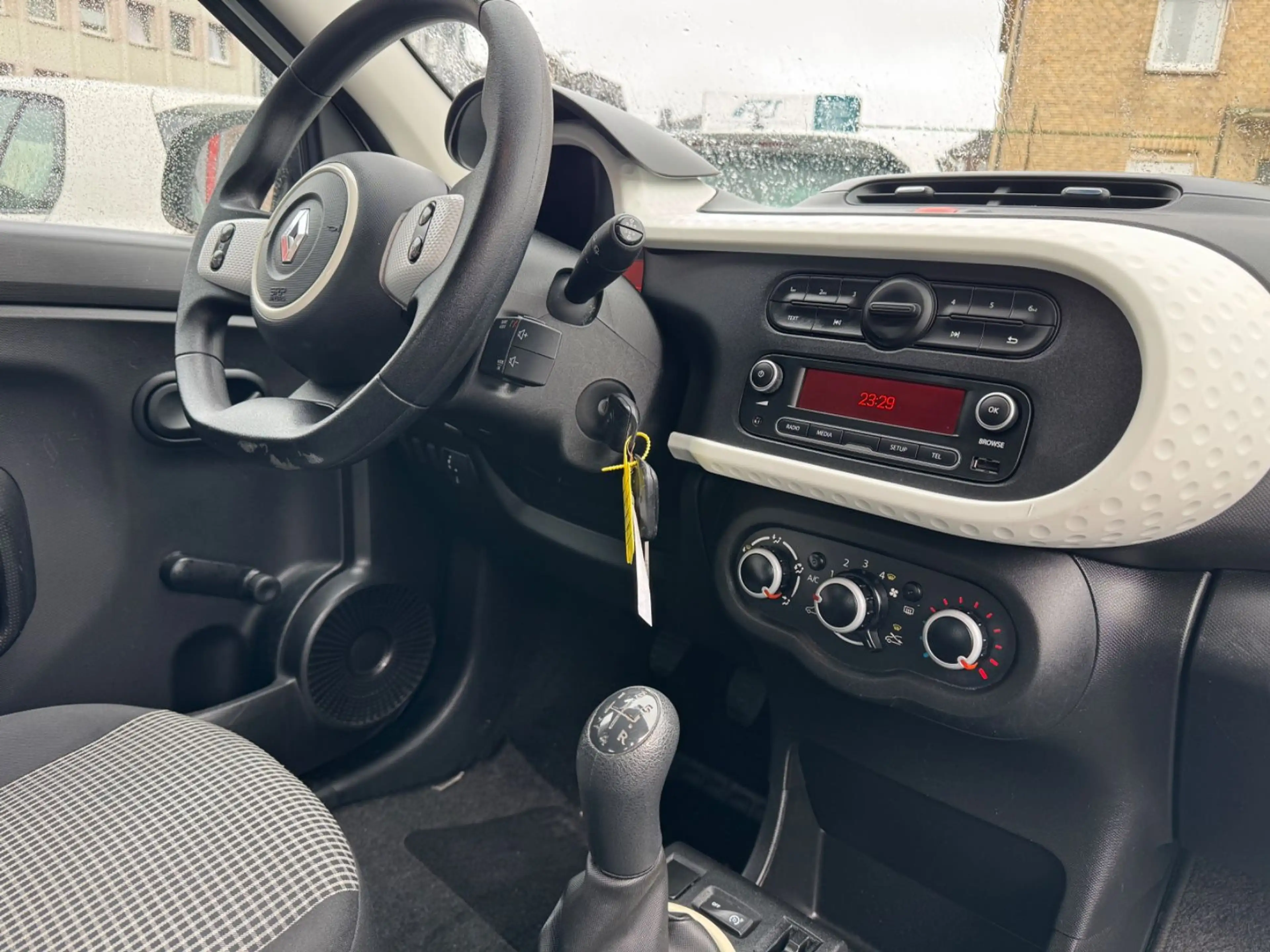Renault Twingo Life*TÜV NEU*KLIMA* — photo 7