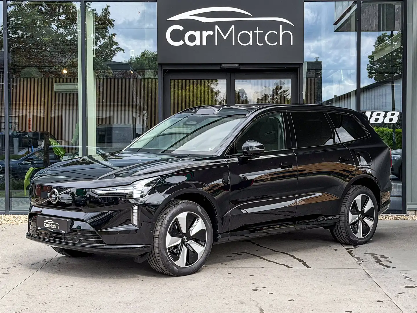 VOLVO Ex90