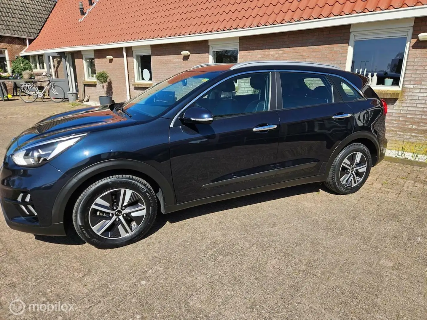 Kia Niro 1.6 GDi Hybrid DynamicLine Blauw - 2