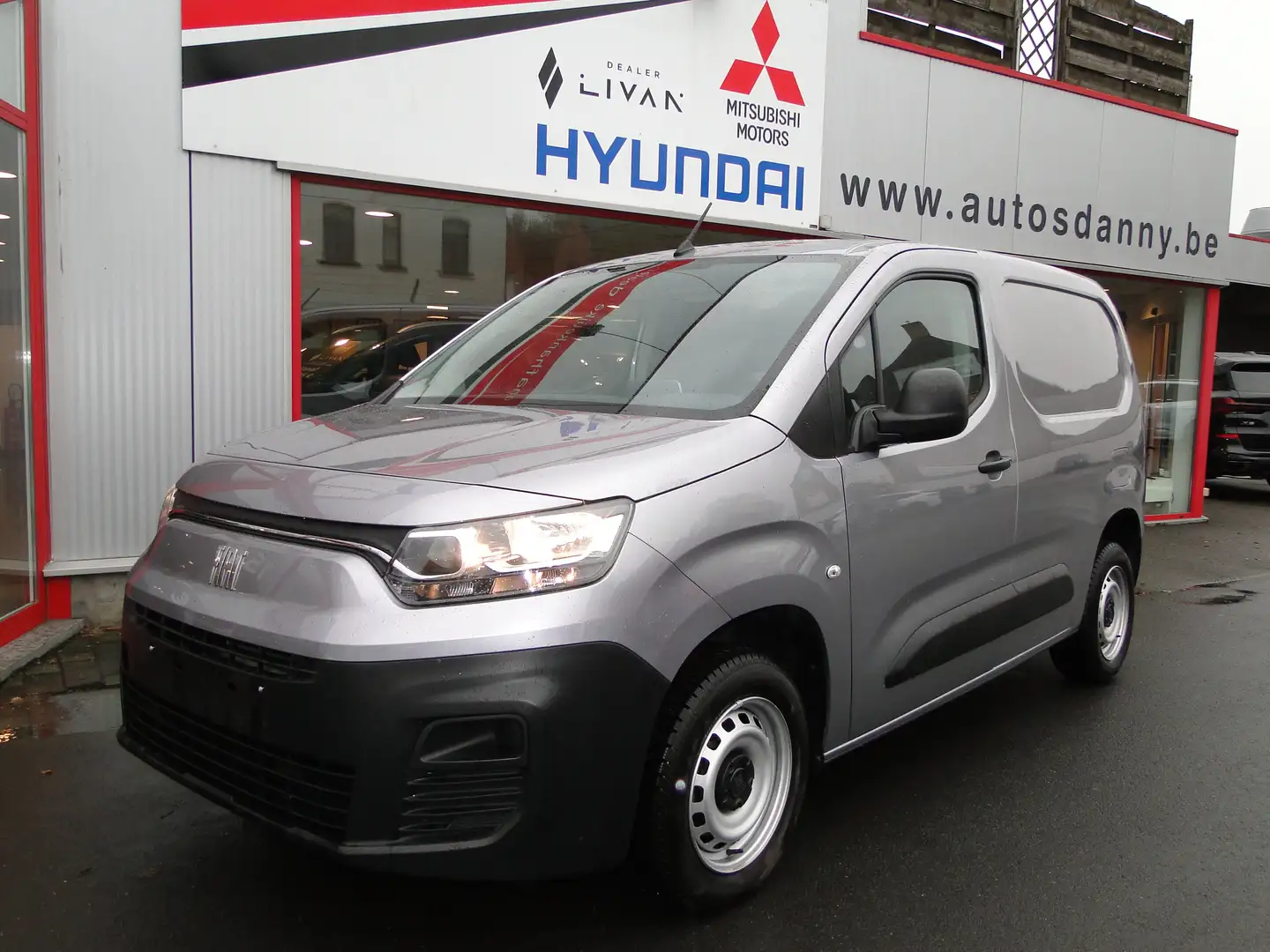 Fiat Doblo Doblo 1.5 BlueHDi L1 carplay Gris - 1