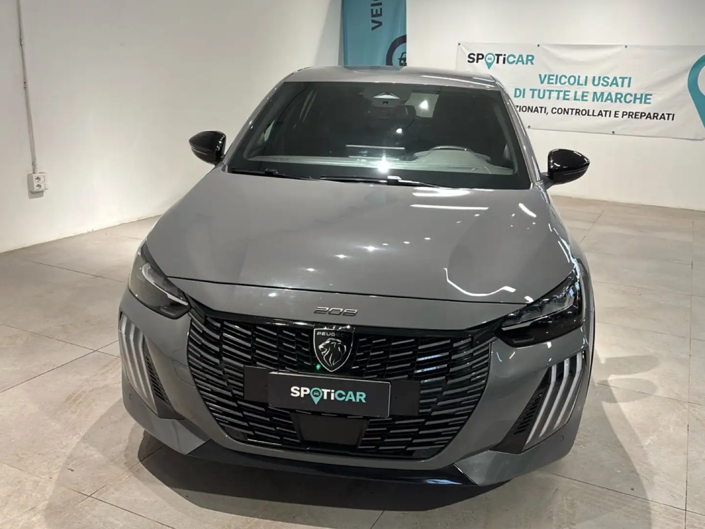 Peugeot 208 208 Hybrid 145 e-DCS6 5 porte GT Grau - 2