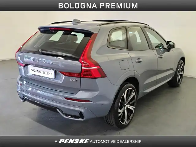 Volvo XC60 view 2