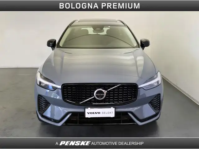 Volvo XC60 view 8