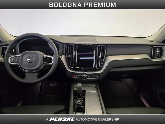 Volvo XC60 view 4