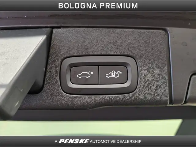 Volvo XC60 view 11