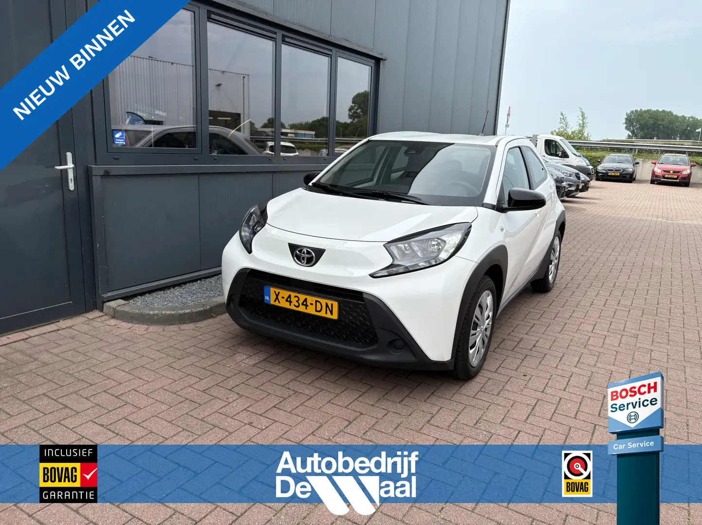Toyota Aygo X 1.0 VVT-i 73pk Play 5-drs. CAMERA/ADAPT.CRUISE/CAR Weiß - 1