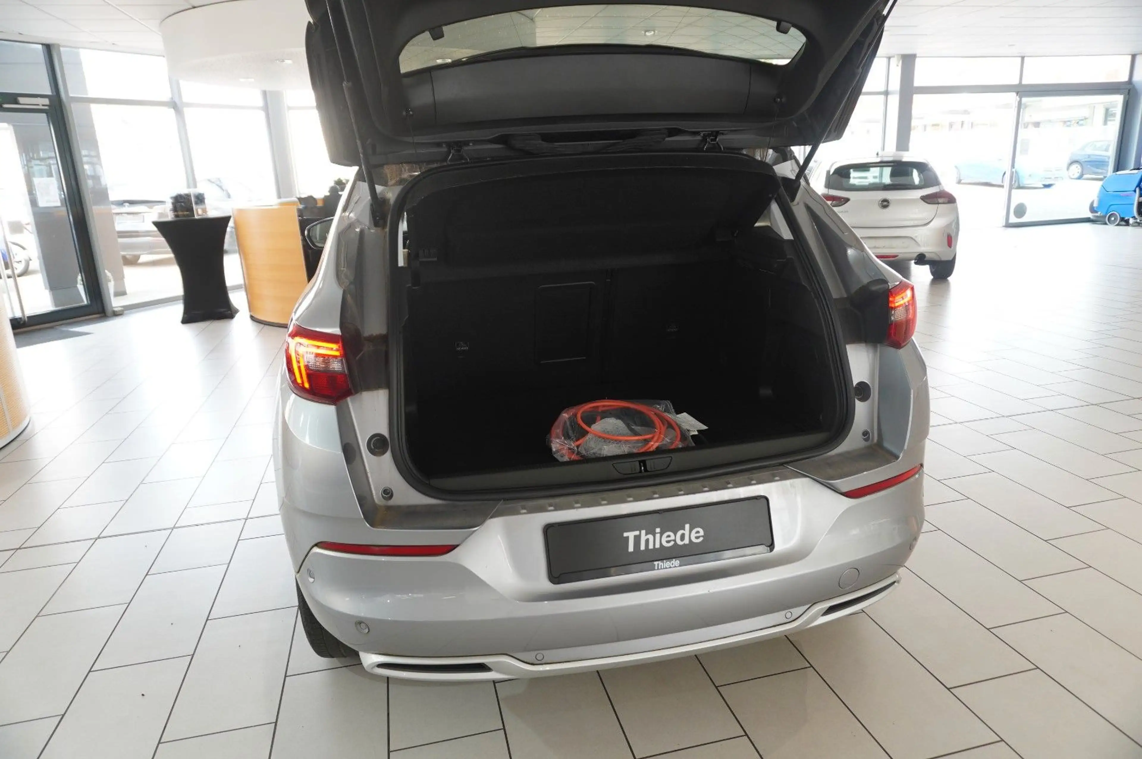 Opel Grandland X ULTIMATE 4HYBRID NAVI/LED/SPORT/SH — photo 13