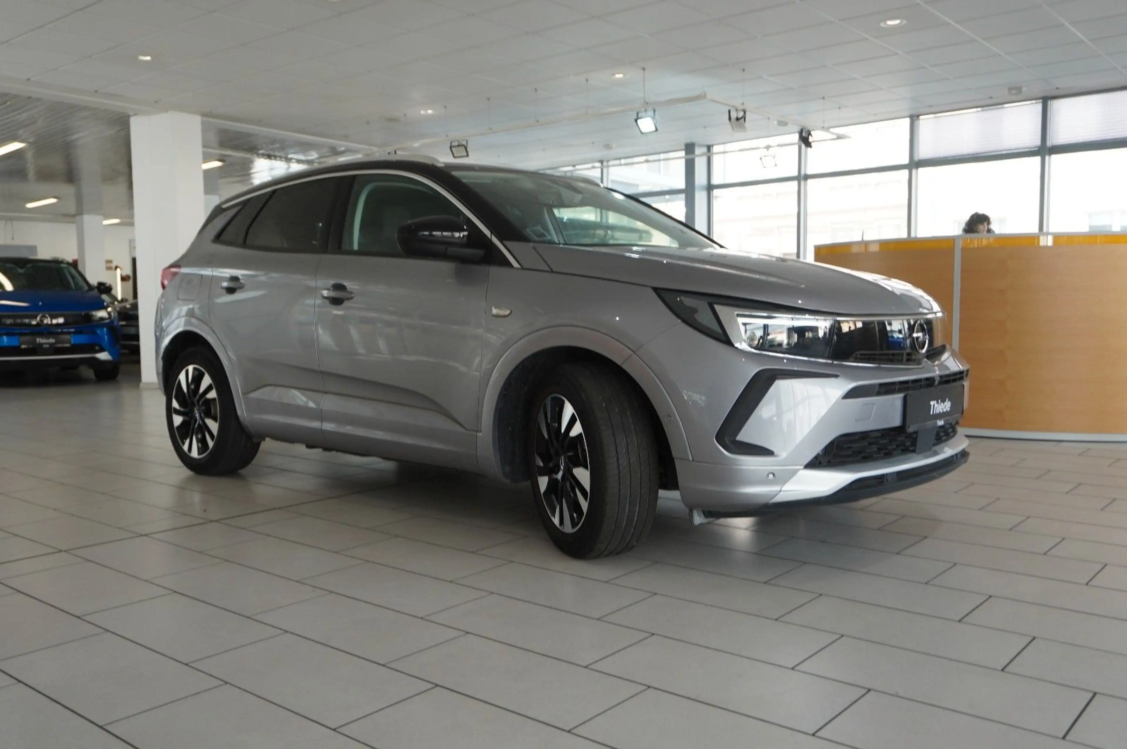 Opel Grandland X ULTIMATE 4HYBRID NAVI/LED/SPORT/SH — photo 7