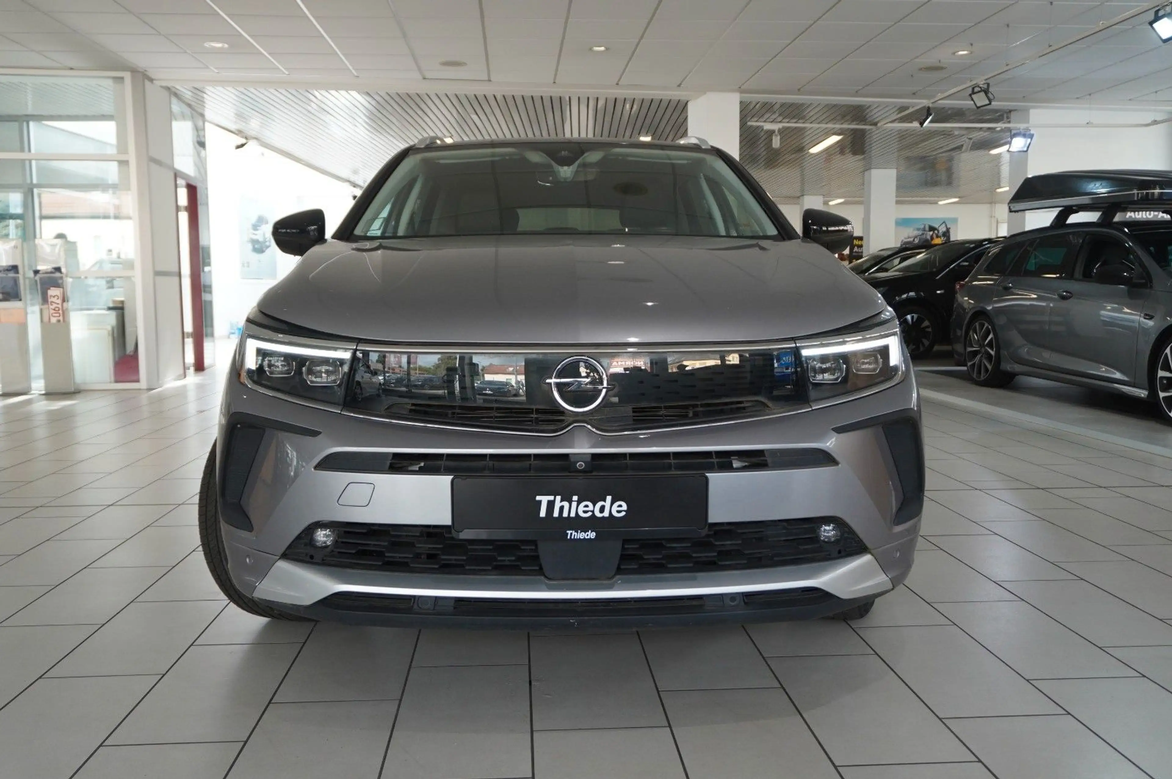 Opel Grandland X ULTIMATE 4HYBRID NAVI/LED/SPORT/SH — photo 6