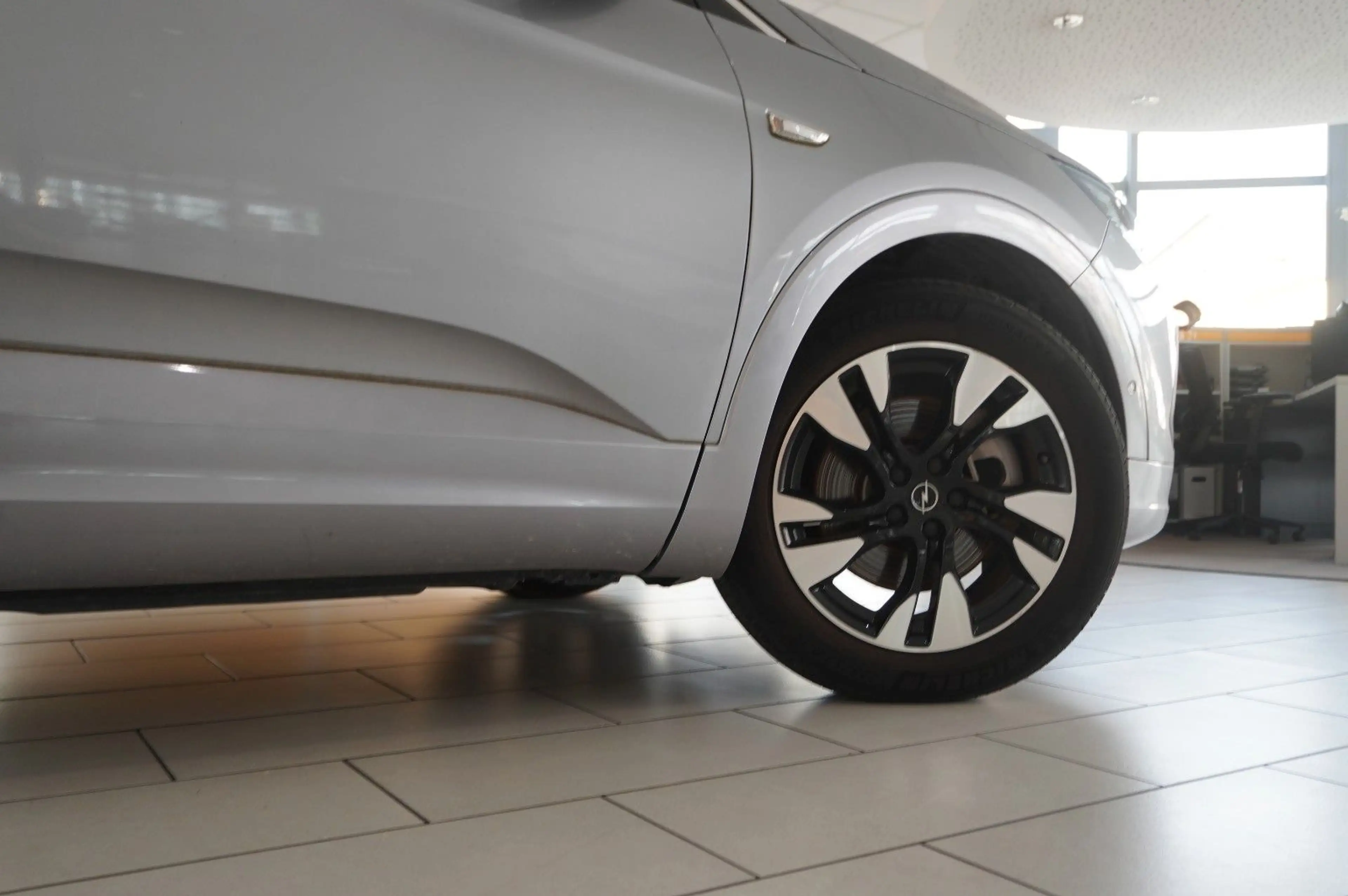 Opel Grandland X ULTIMATE 4HYBRID NAVI/LED/SPORT/SH — photo 8