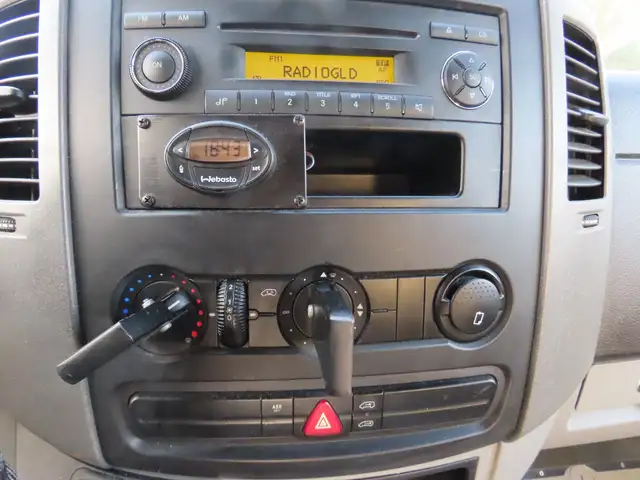 Mercedes-Benz Sprinter view 11