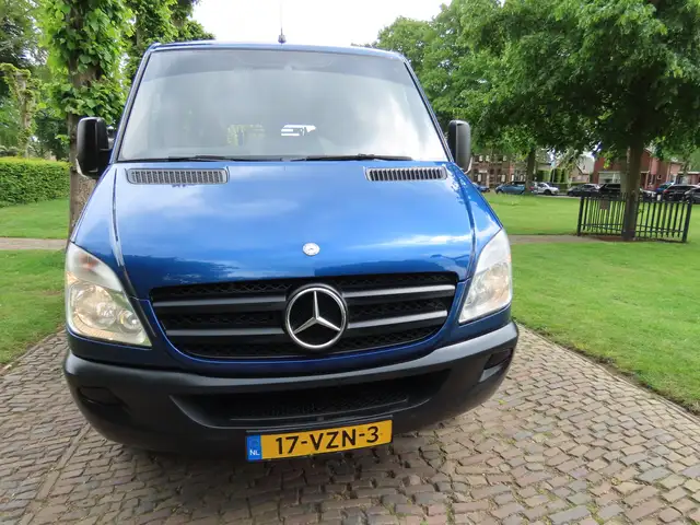 Mercedes-Benz Sprinter view 6