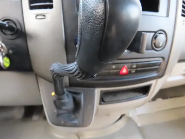 Mercedes-Benz Sprinter view 10