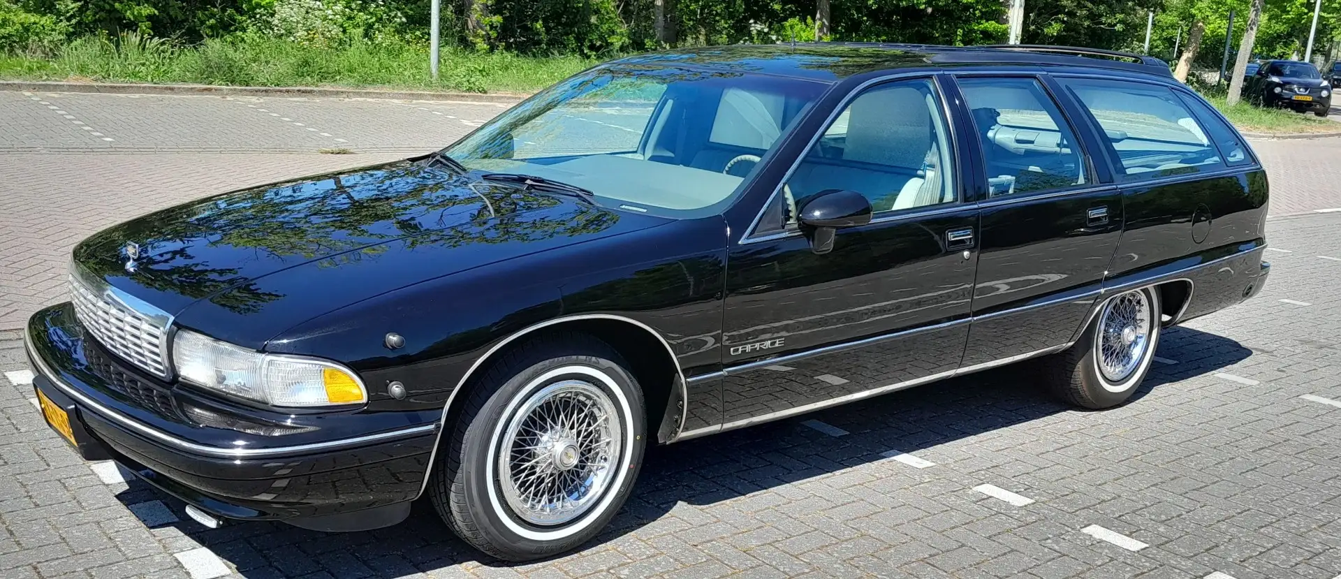 Chevrolet Suburban Chevrolet Caprice Classic Negru - 1