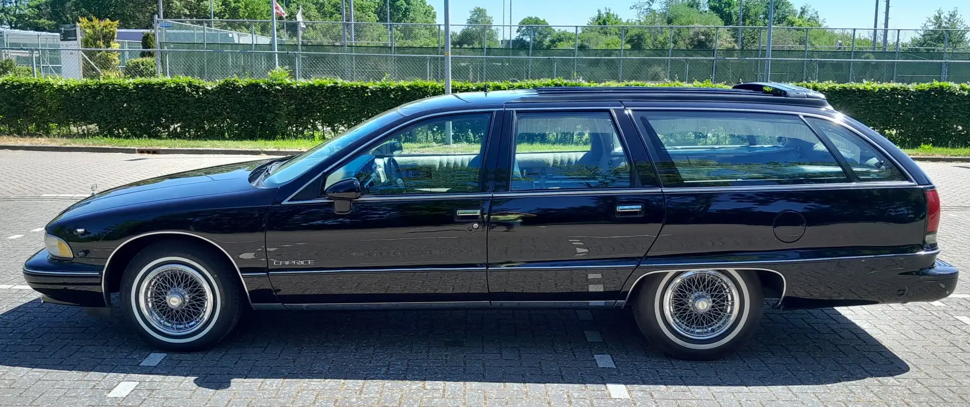 Chevrolet Suburban Chevrolet Caprice Classic Negru - 2