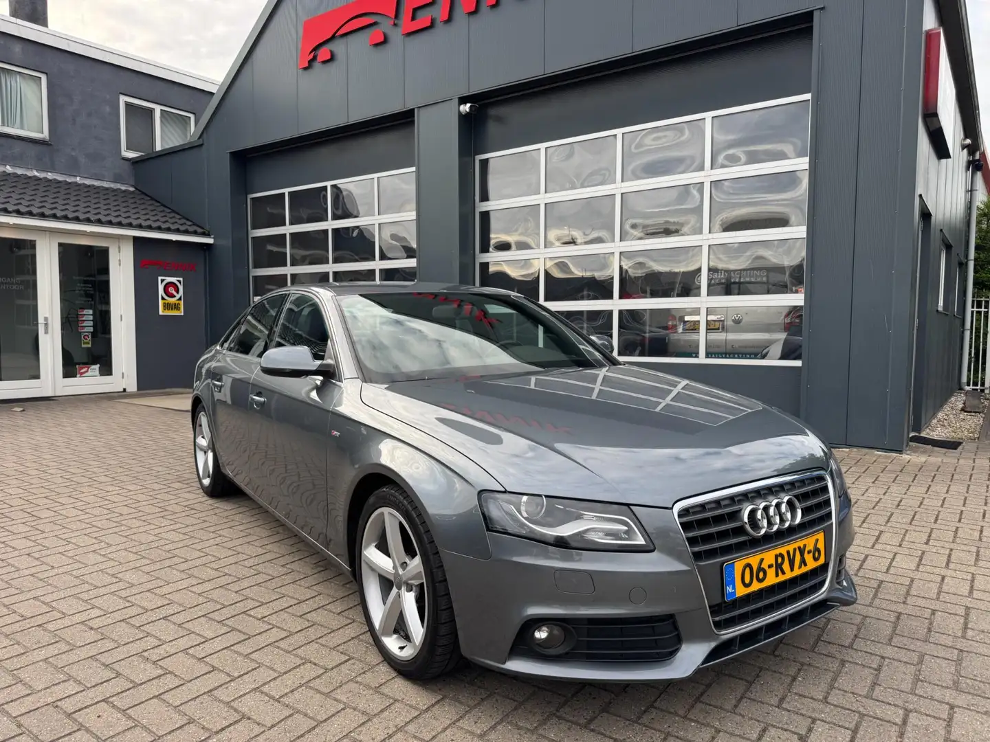 Audi A4 1.8 TFSI Pro Line S / Xenon / B&O / Trekhaak / Ver Grijs - 2