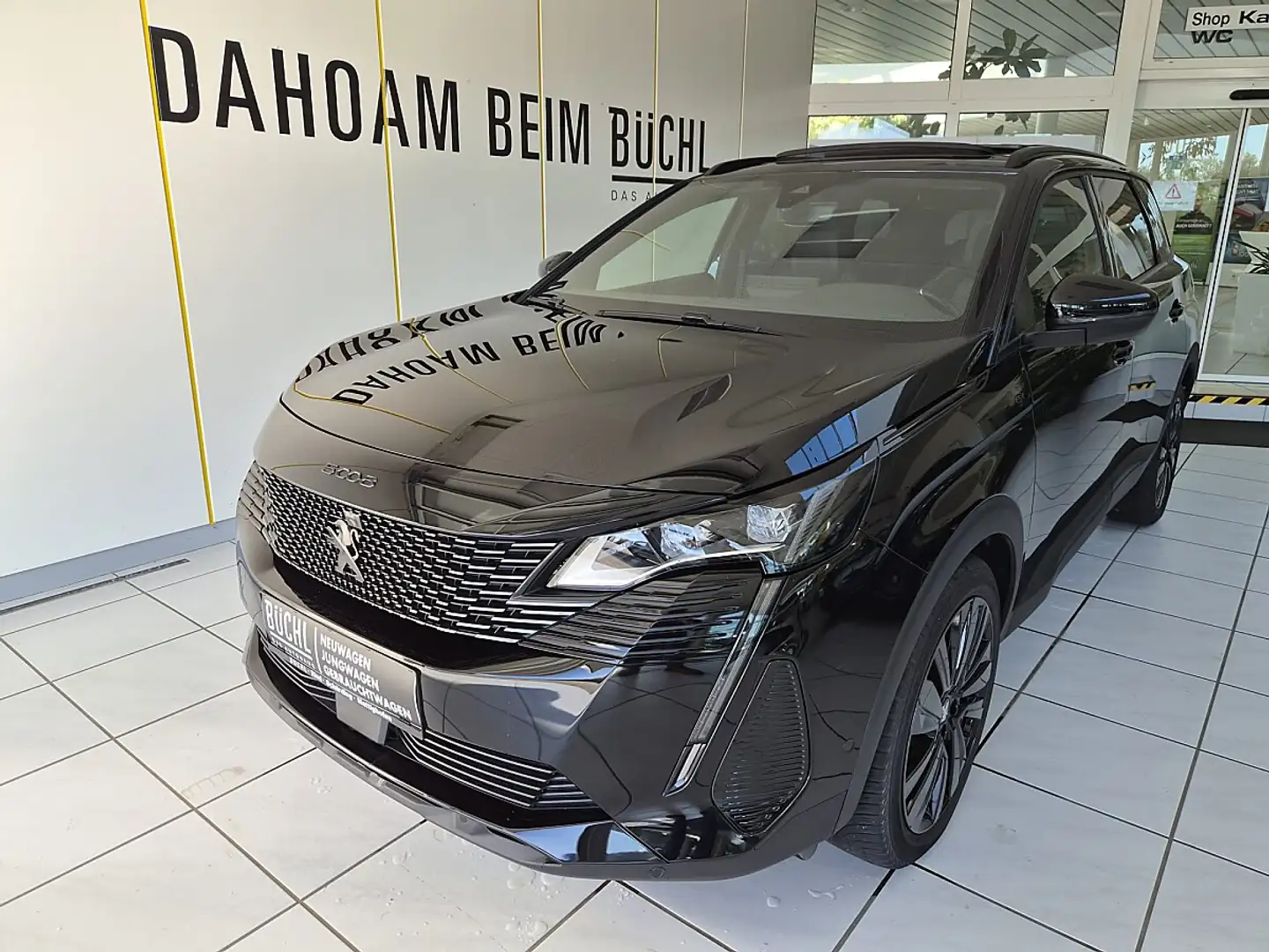 Peugeot 5008 mHEV 136 e-DCS6 GT Aut. Schwarz - 2