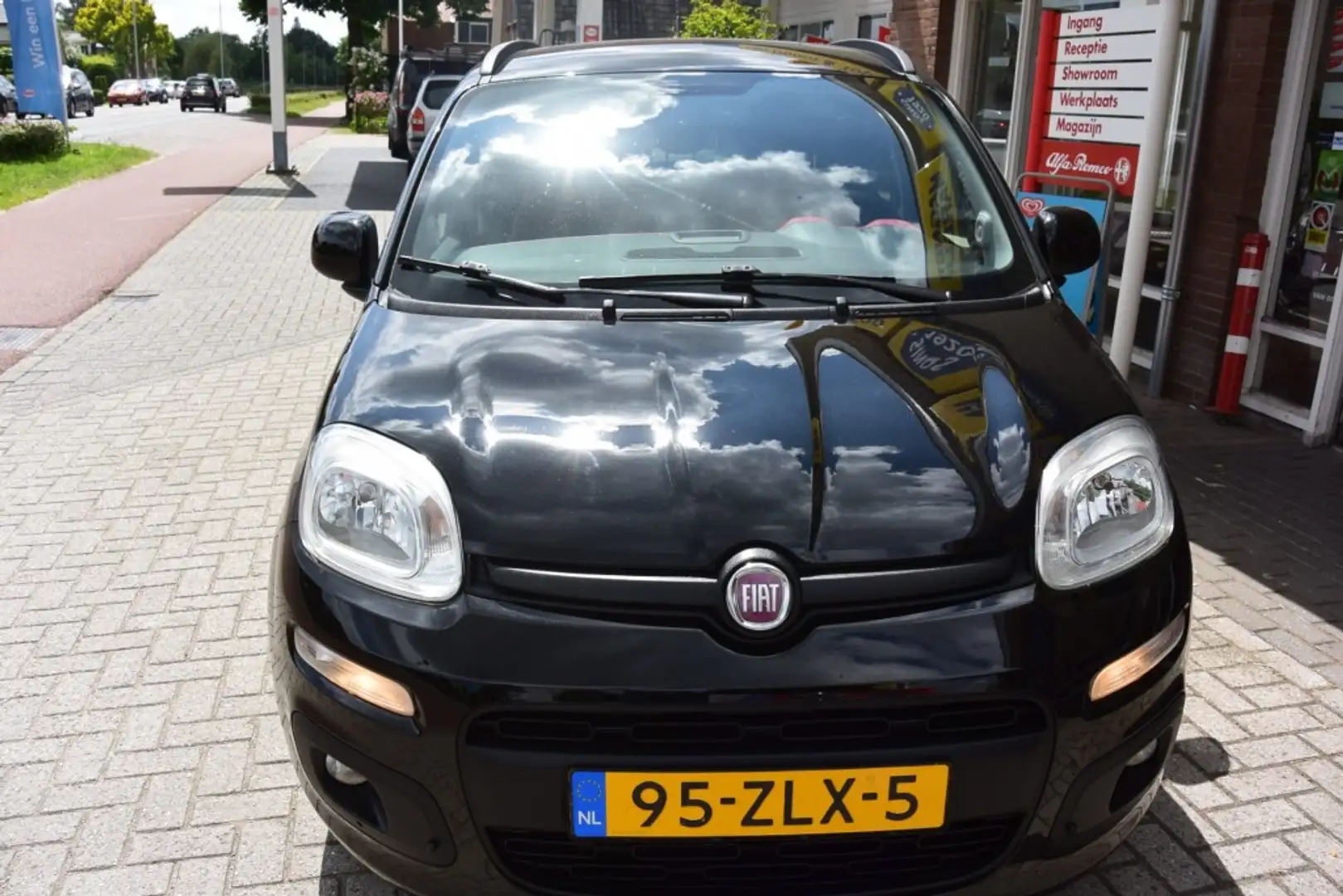 Fiat Panda 0.9 TWINAIR LOUNGE Schwarz - 2