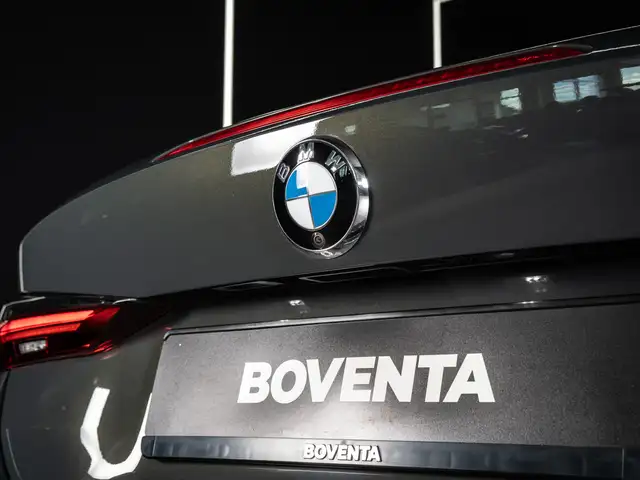 BMW M4 view 24