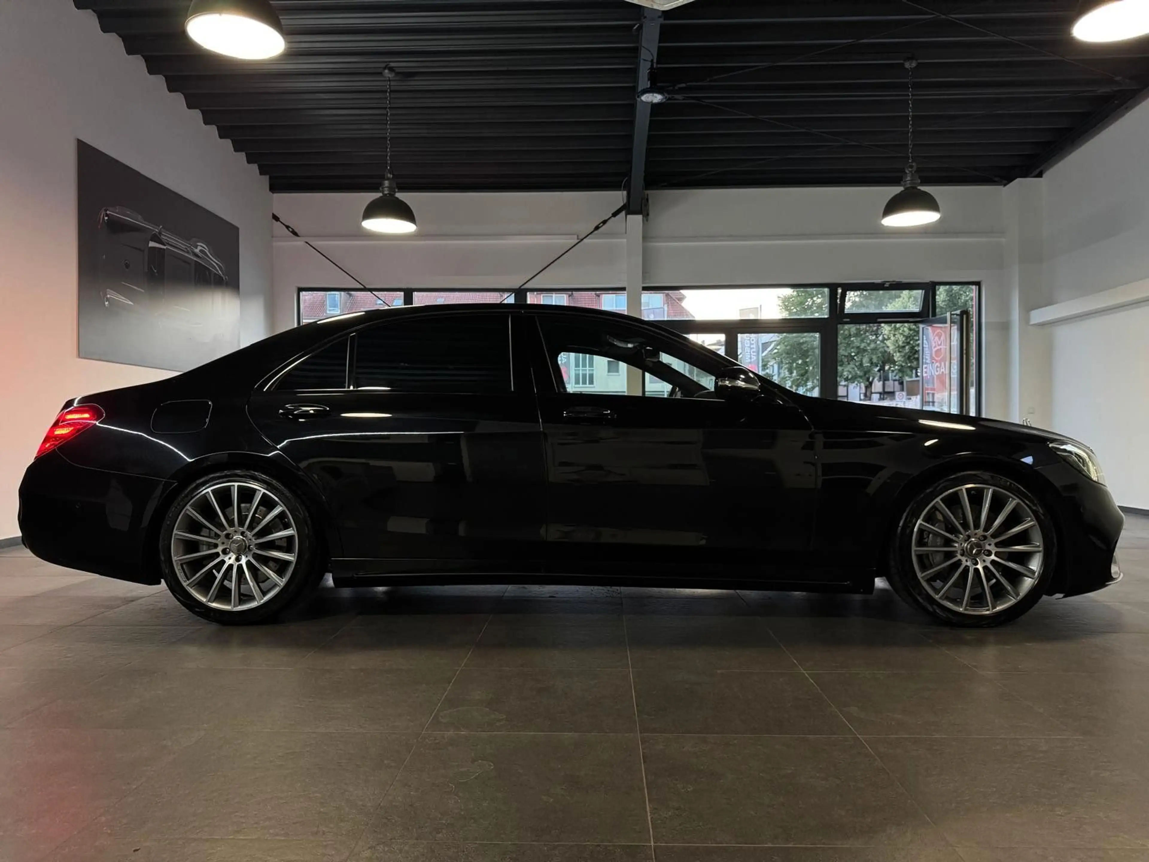 Mercedes-Benz S 500 L AMG-Paket+Chauffeur/Pano+Head-Up+Fond — photo 4