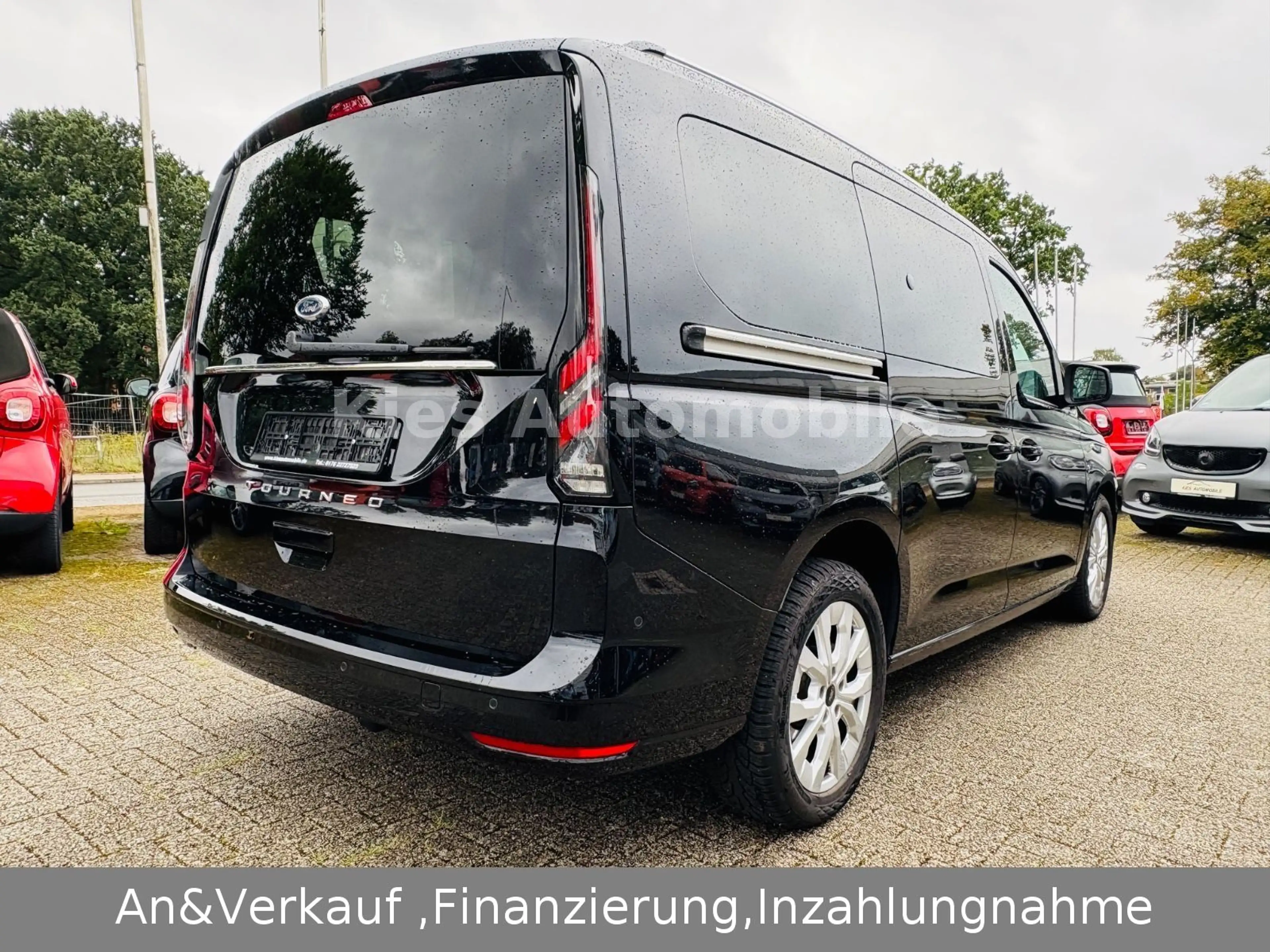 Ford Grand Tourneo Connect Titanium LEDER/NAVI/7SITZE — photo 8