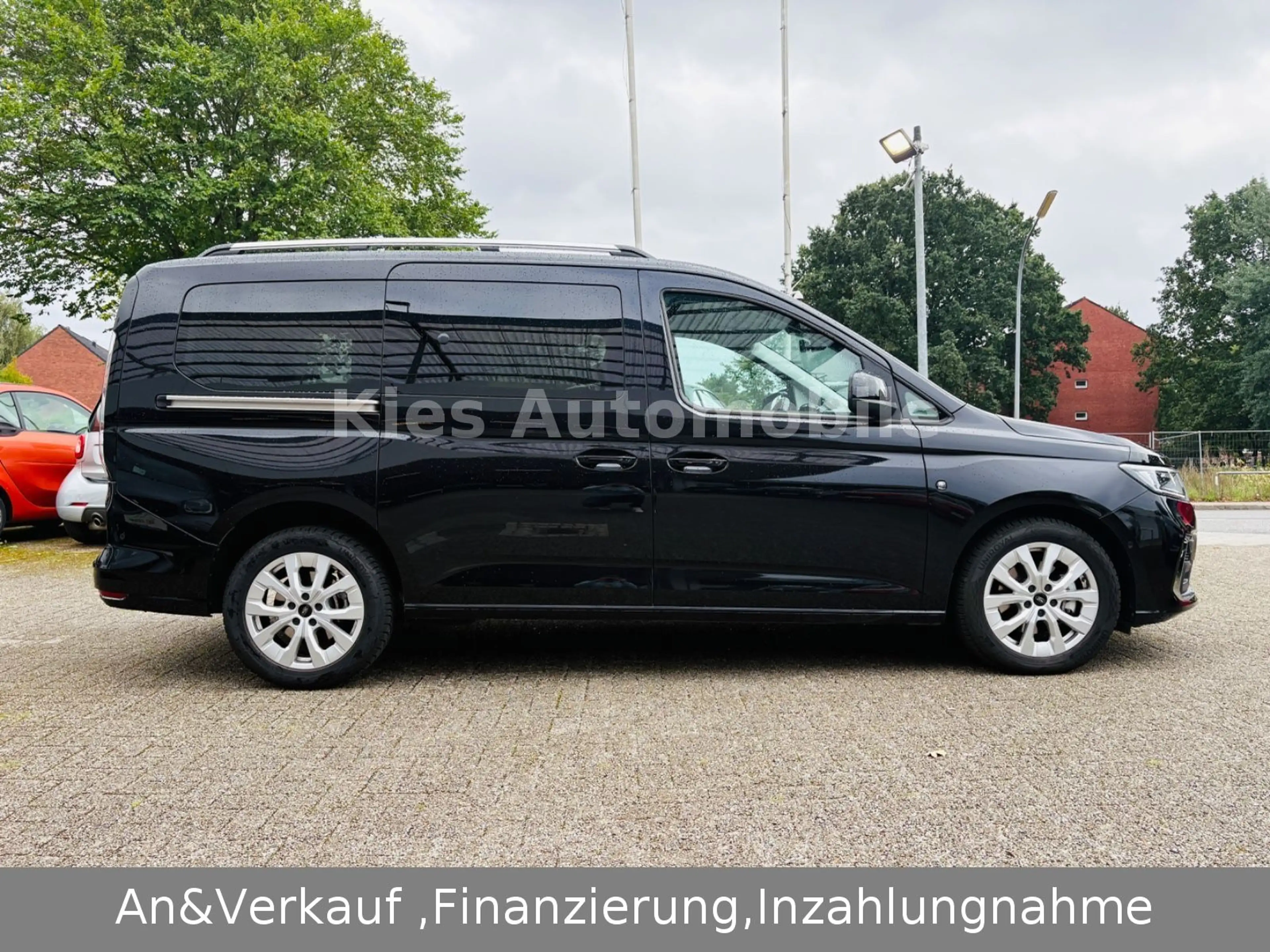 Ford Grand Tourneo Connect Titanium LEDER/NAVI/7SITZE — photo 3