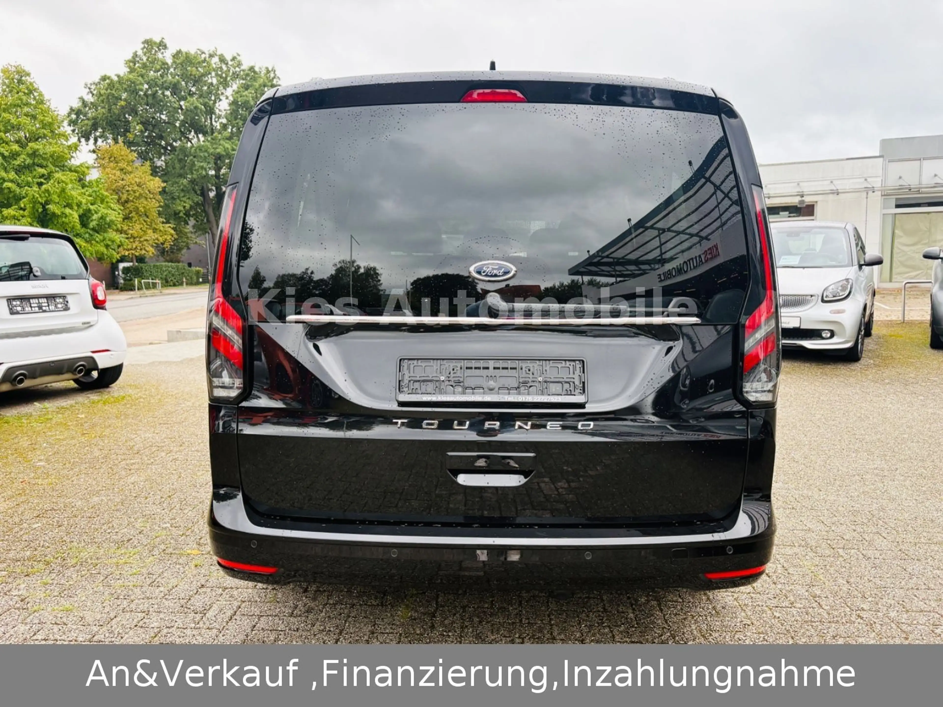 Ford Grand Tourneo Connect Titanium LEDER/NAVI/7SITZE — photo 9