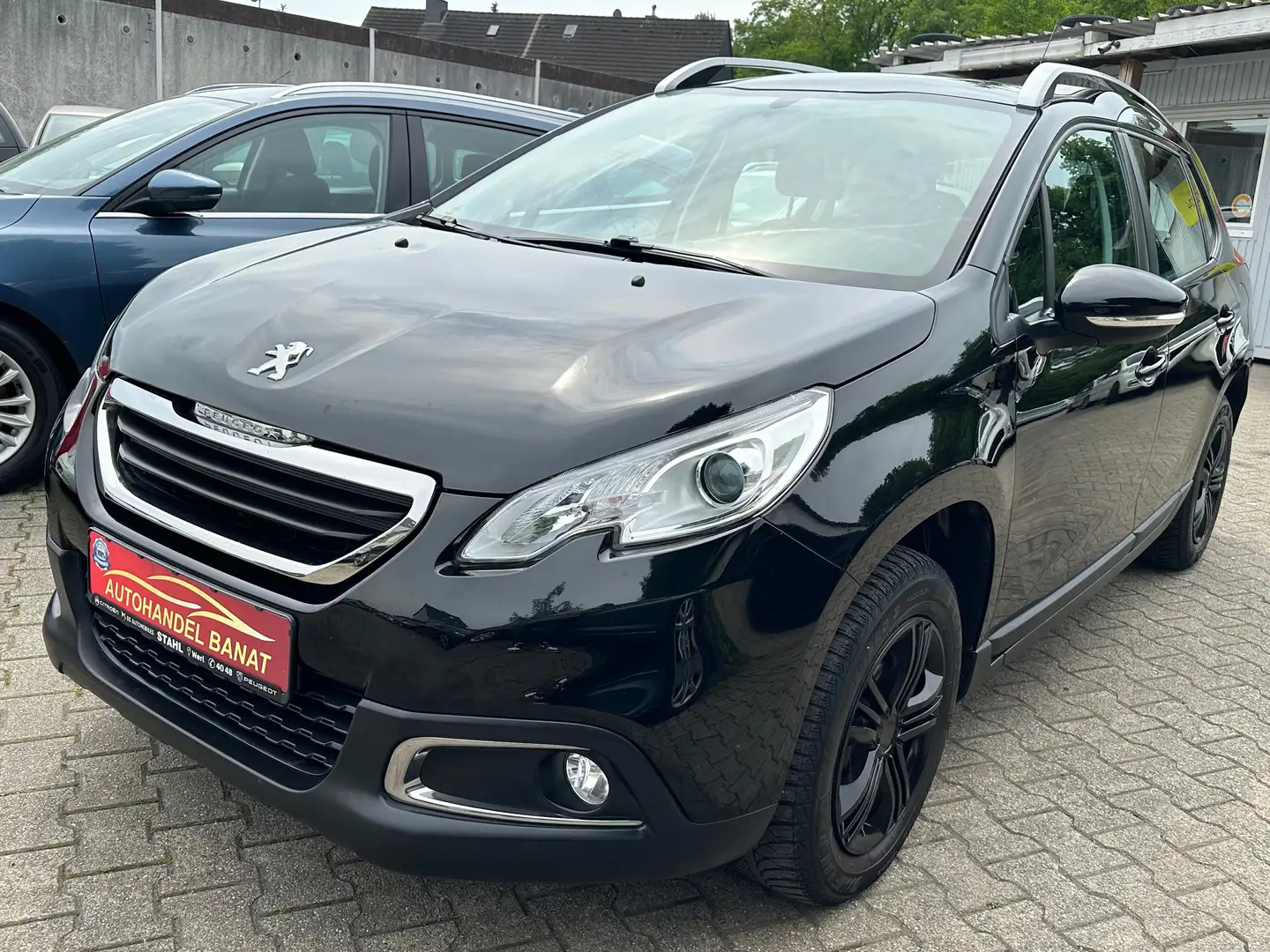 Peugeot 2008 Active WENIG KM TÜV NEU Negro - 1