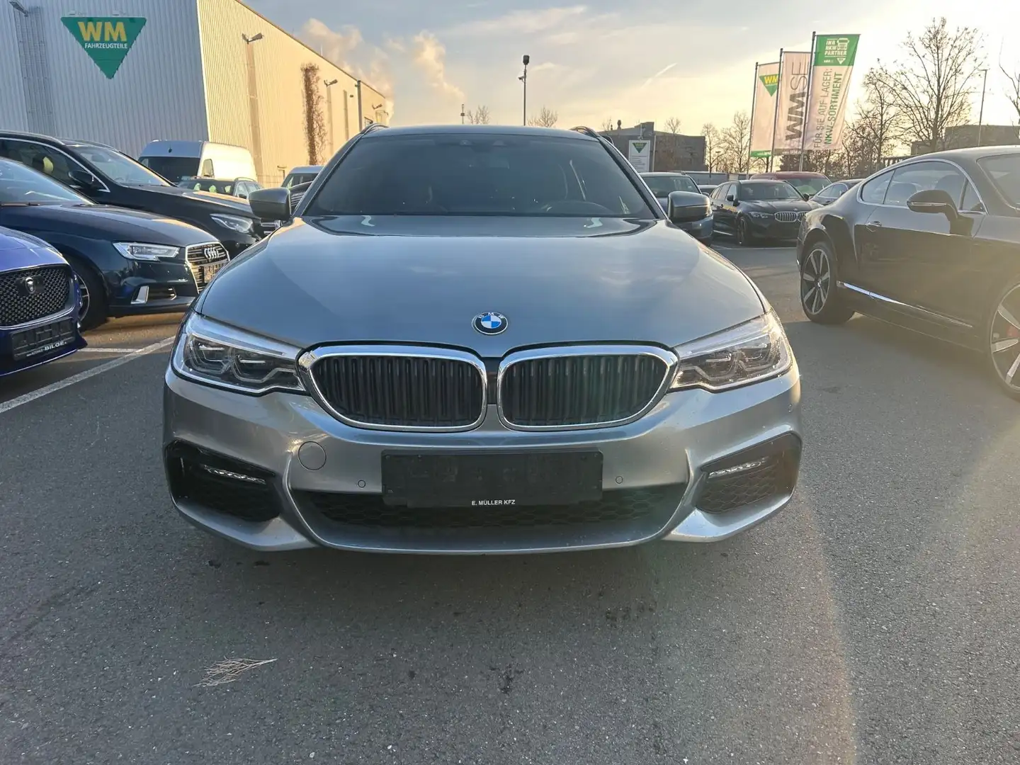 BMW 530 Touring d xDrive M Sport Grau - 2