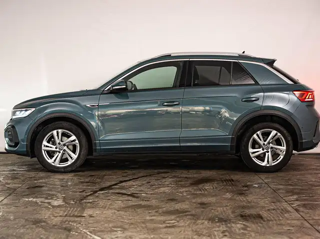 Volkswagen T-Roc view 2