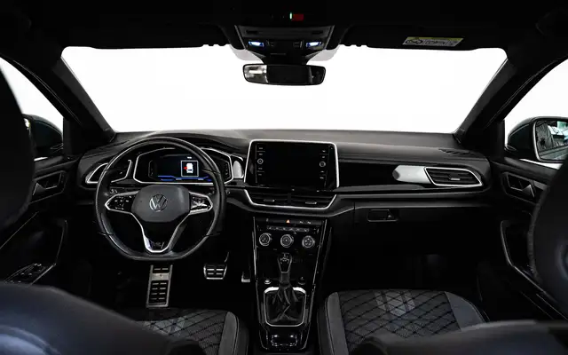 Volkswagen T-Roc view 9