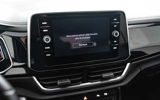 Volkswagen T-Roc view 14