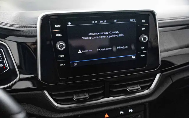 Volkswagen T-Roc view 15