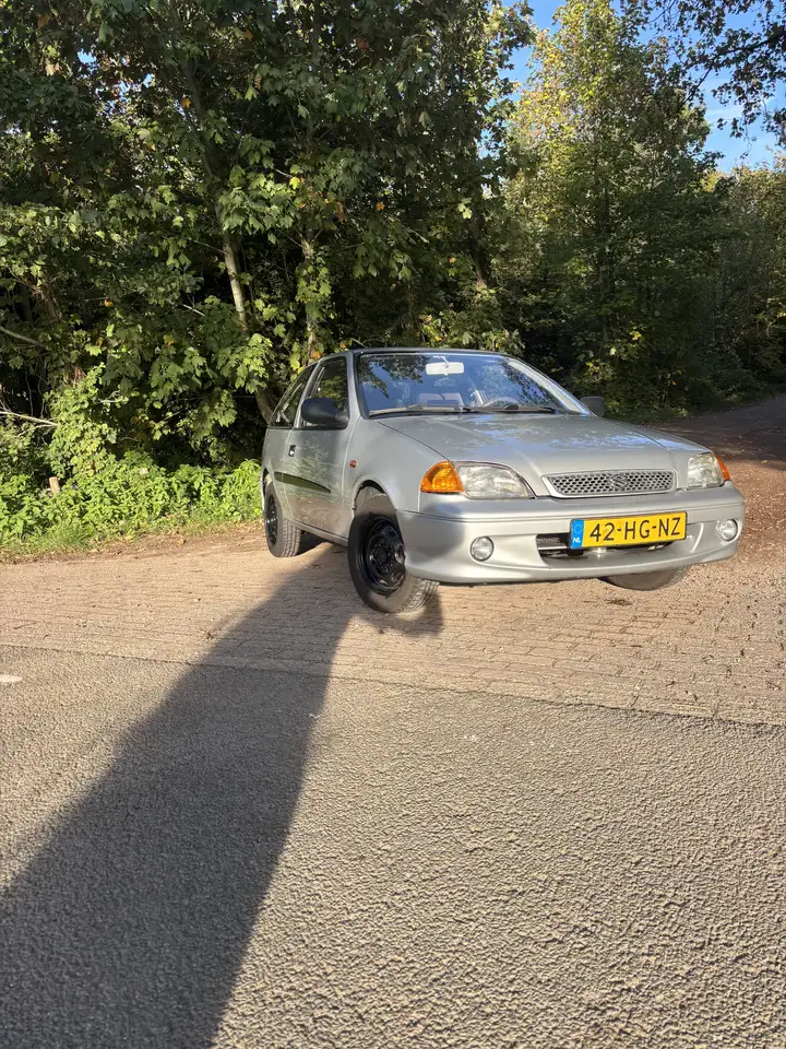 Suzuki Swift 1.3-16V Summum, foto 9
